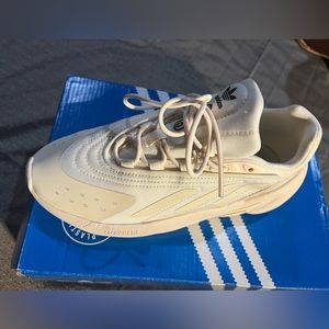 Adidas Ozelia Sneaker